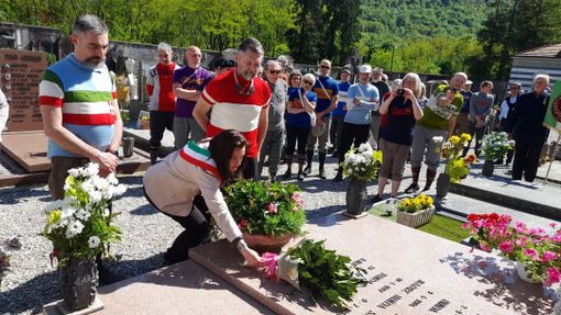 L'omaggio di Cittiglio sulla tomba di Alfredo Binda