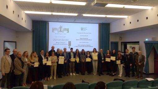 Ats Insubria consegna al personale del Dipartimento di Igiene e Prevenzione Sanitaria la medaglia d'argento ai "Benemeriti della Salute Pubblica"