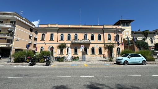 Il municipio di Angera Il municipio di Angera