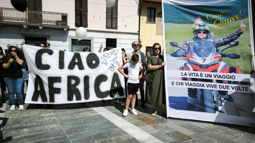 Le immagini del funerale di Omar Zin a Ferno