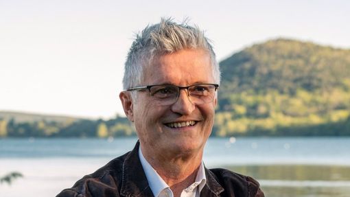 Il sindaco di Travedona Monate Angelo Fiombo