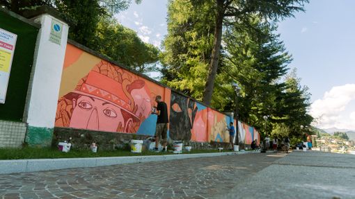 MAD 21037: spazio alla street art sul muro del Lungolago di Lavena Ponte Tresa