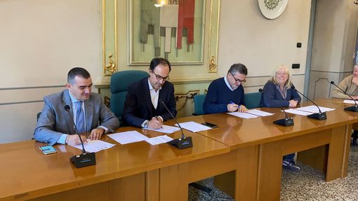 Fonti rinnovabili e sostenibilità: un patto per incentivare lo sviluppo energetico dell’Alto Verbano Fonti rinnovabili e sostenibilità: un patto per incentivare lo sviluppo energetico dell’Alto Verbano