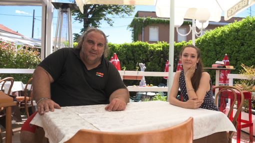Ciro Marino nel dehor del suo ristorante in via Alberto da Giussano a Gallarate intervistato dalla nostra Elena Zoja per "Target" Ciro Marino nel dehor del suo ristorante in via Alberto da Giussano a Gallarate intervistato dalla nostra Elena Zoja per "Target"