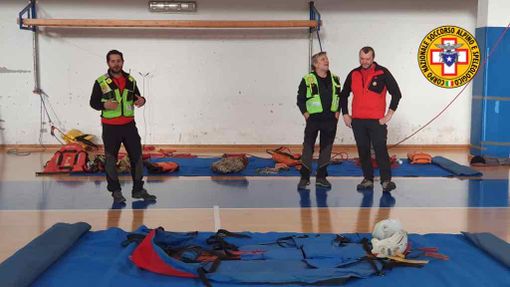 Al Falcone di Gallarate una lezione con il Soccorso Alpino Al Falcone di Gallarate una lezione con il Soccorso Alpino