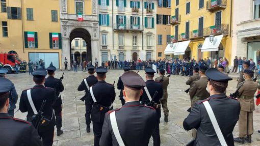 FOTO. Il 4 Novembre di Varese è stato celebrato in una piazza San Vittore avvolta dai tricolori