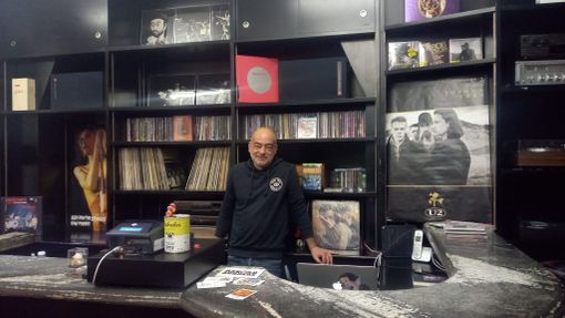 Records Runners, quell'angolo di Varese dove la passione batte anche l'online: «Se acquisti un disco, ami davvero la musica. Qui contano ancora suggerimenti e consigli» Records Runners, quell'angolo di Varese dove la passione batte anche l'online: «Se acquisti un disco, ami davvero la musica. Qui contano ancora suggerimenti e consigli»