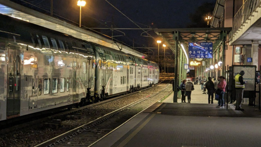 Saronno, le clonano il telefono in stazione: «Mi sono accorta del furto ma non è bastato» Saronno, le clonano il telefono in stazione: «Mi sono accorta del furto ma non è bastato»