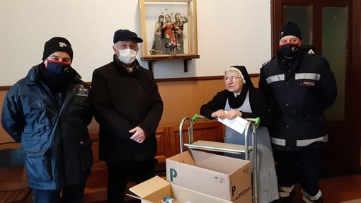 L'Anc di Somma Lombardo dona prodotti alimentari alle Suore della Riparazione di Varese