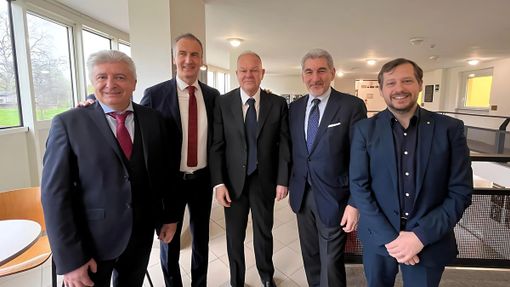 Nella foto, da sinistra: Marco Cavallotti, Alessandro Fermi, Angelo Tagliabue, Raffaele Cattaneo, Emanuele Monti