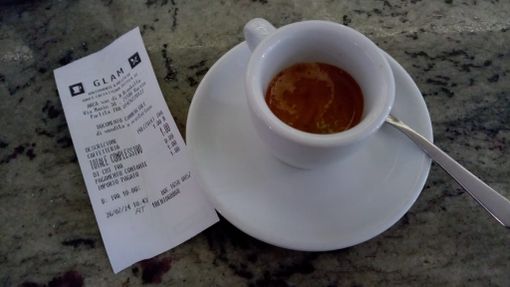 CAFFÈ A 1 EURO? ECCO DOVE. Al bar Glam di via Manin una tazzina è a prova di aumenti
