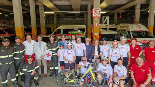 FOTO Da Milano a Solferino, la staffetta ciclistica della Croce Rossa fa tappa a Varese