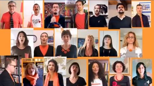 VIDEO. La Compagnia della Gru canta "Sing" per rallegrare la quarantena dei varesini