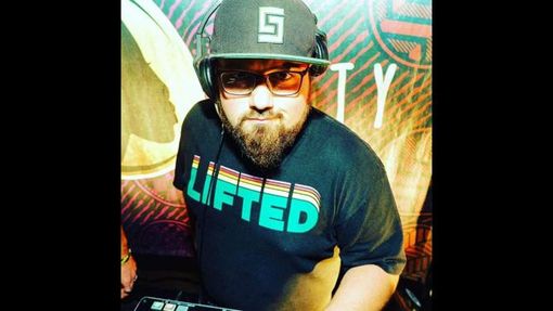 L'ultimo viaggio di Luca, accompagnato dalla sua musica e dall'applauso della gente