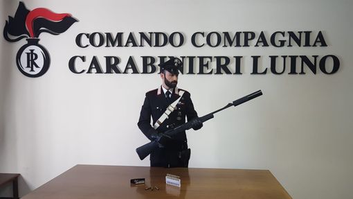 Spara e uccide un capriolo con un fucile Browning nei boschi del Varesotto: bracconiere scoperto dai carabinieri Spara e uccide un capriolo con un fucile Browning nei boschi del Varesotto: bracconiere scoperto dai carabinieri