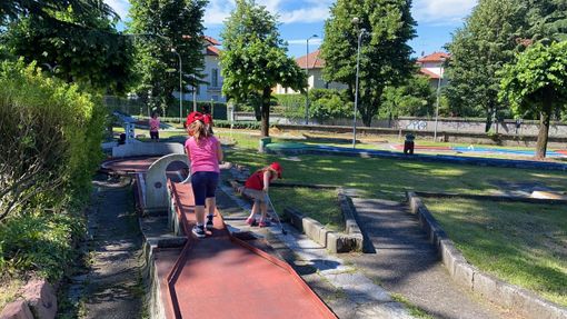 Riapre lo storico Minigolf di Villa Mirabello: da oggi si va in buca in sicurezza Riapre lo storico Minigolf di Villa Mirabello: da oggi si va in buca in sicurezza