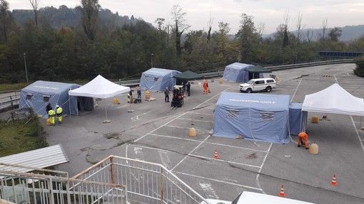 Asst Sette Laghi schiaccia sull'acceleratore: dal 2 dicembre attive 25 linee vaccinali Asst Sette Laghi schiaccia sull'acceleratore: dal 2 dicembre attive 25 linee vaccinali