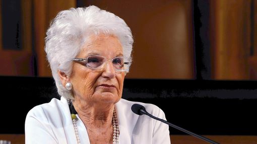“L'odio non ha futuro”, i sindaci del Varesotto a Milano per Liliana Segre