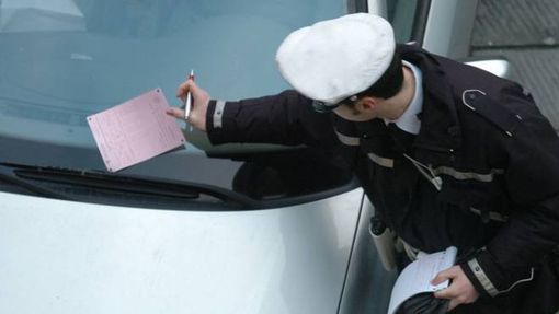 A Varese la metà degli automobilisti non paga le multe. L'assessore Catalano: «Giuste le sanzioni più pesanti, ma dateci più uomini per farle rispettare» A Varese la metà degli automobilisti non paga le multe. L'assessore Catalano: «Giuste le sanzioni più pesanti, ma dateci più uomini per farle rispettare»