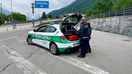 Sessantenne guida mentre si beve una birra: patente ritirata Sessantenne guida mentre si beve una birra: patente ritirata