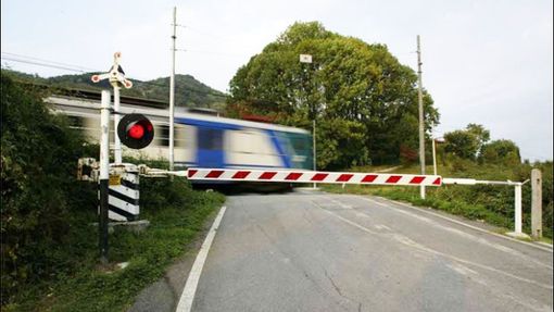 AlpTransit, Regione Lombardia stanzia un altro milione di euro per i passaggi a livello sulle linee Luino Laveno Gallarate Sesto Calende