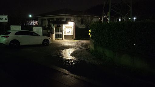 Tombini saltati a Caravate, torna la normalità all'azienda agricola Torresan: salvo il bestiame Tombini saltati a Caravate, torna la normalità all'azienda agricola Torresan: salvo il bestiame