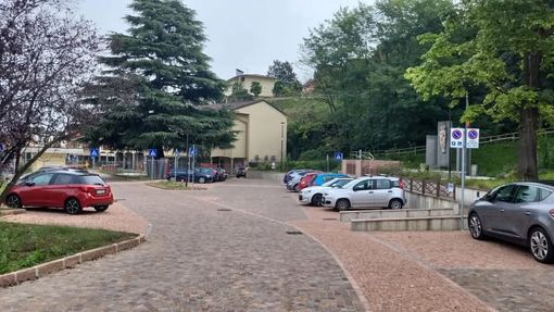 Il mercato settimanale di Azzate si trasferisce nell'area riqualificata della Pesa
