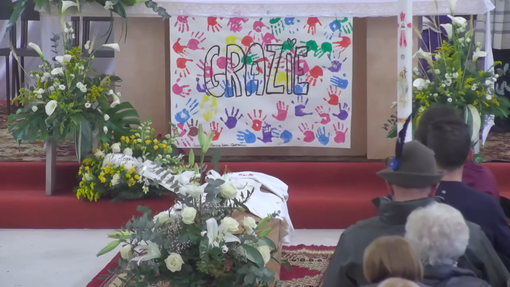 L'ultimo abbraccio di Cavaria con Premezzo e Oggiona Santo Stefano a don Fiorenzo Mina: «Abbiamo capito subito che ci volevi bene»