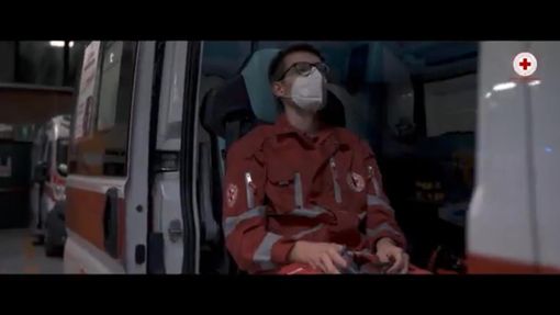 VIDEO. Gli occhi e la voce dei volontari della Croce Rossa di Varese commuovono e danno speranza VIDEO. Gli occhi e la voce dei volontari della Croce Rossa di Varese commuovono e danno speranza