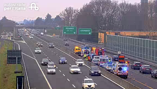 Le immagini dell'incidente riprese dalla telecamera di Autostrade per l'Italia