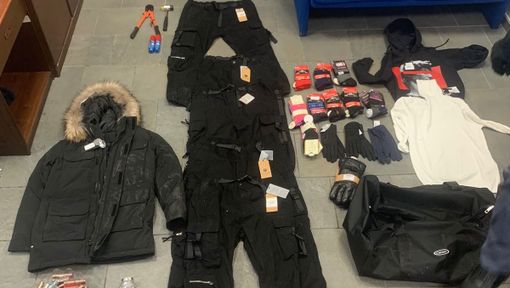 Varese, spaccata nella notte da Taobao. Ma questa volta i ladri finiscono in manette Varese, spaccata nella notte da Taobao. Ma questa volta i ladri finiscono in manette