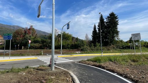 Il nuovo attraversamento pedonale sulla Sp1 a Gavirate