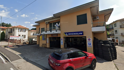 L'officina di Mauro lungo via Jamoretti, a Induno Olona (foto da Google)