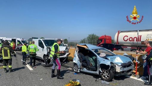 Tremendo incidente stradale sull'autostrada A4: morte sul colpo quattro persone Tremendo incidente stradale sull'autostrada A4: morte sul colpo quattro persone