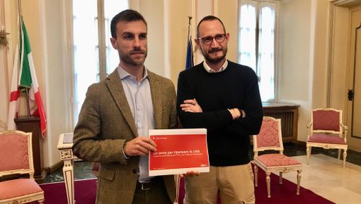L'assessore Andrea Civati, a sinistra, e Marco Bellante di MDA, a destra
