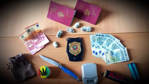 Busto, ordini via cellulare, consegna a domicilio: preso il "rider della marijuana"