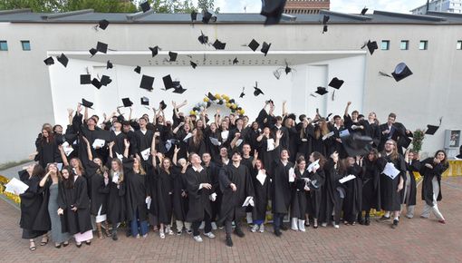 Quasi 200 neodiplomati Acof pronti a spiccare il volo: festa grande al Museo del Tessile