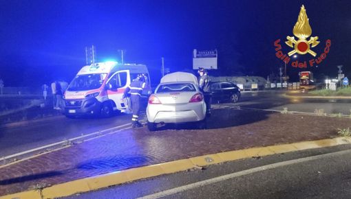 FOTO. Incidente alla rotonda sulla Varesina: tre persone soccorse a Venegono