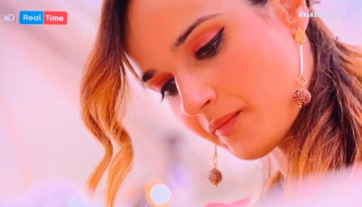 Bake Off Italia 7, tra farine, pizza e lievitati ecco com’è andata la terza puntata della nostra Sara Gandini Bake Off Italia 7, tra farine, pizza e lievitati ecco com’è andata la terza puntata della nostra Sara Gandini