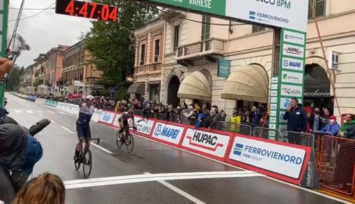 VIDEO. De Marchi vince la Tre Valli Varesine del centenario. Duello all'ultimo metro con Formolo VIDEO. De Marchi vince la Tre Valli Varesine del centenario. Duello all'ultimo metro con Formolo