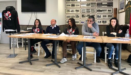 La presentazione del progetto di rifacimento del campetto da basket di Giubiano