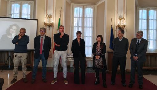 Un'immagine della presentazione del premio assegnato dal Comune di Varese a Ilaria Capua