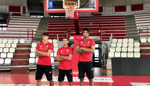 Da sinistra: Scott Ulaneo, Davide Moretti e Leonardo Okeke Da sinistra: Scott Ulaneo, Davide Moretti e Leonardo Okeke