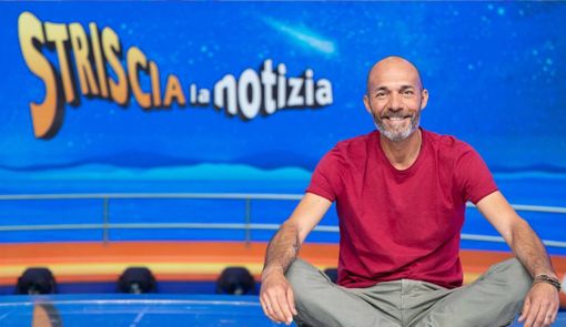 Orari ridotti per le slot machine, "Striscia la Notizia" arriva a Busto