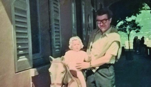 Dante Ughetti al Caffè Clerici con una piccola Simona Fontana Contini