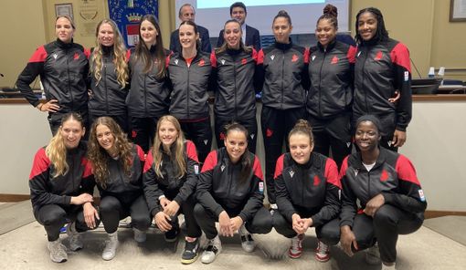 VIDEO E FOTO - La nuova Uyba si presenta in Comune a Busto. Pirola: «Insieme si vince» VIDEO E FOTO - La nuova Uyba si presenta in Comune a Busto. Pirola: «Insieme si vince»