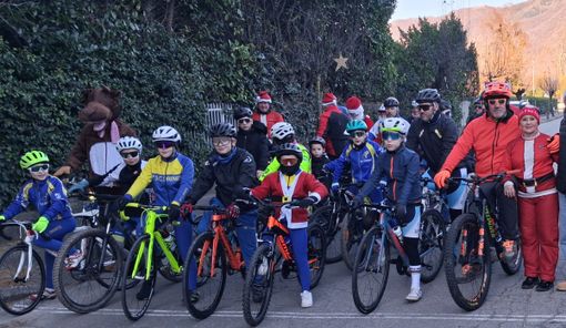 Tradizione rispettata a Orino: la Pedalata di Babbo Natale taglia il traguardo della 13esima edizione