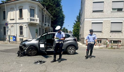 LA FOTO. Incidente tra auto e moto in viale Alfieri a Busto LA FOTO. Incidente tra auto e moto in viale Alfieri a Busto