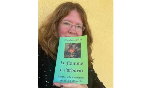 Claudia Migliari, autrice de "Le fiamme e l'erbario" Claudia Migliari, autrice de "Le fiamme e l'erbario"