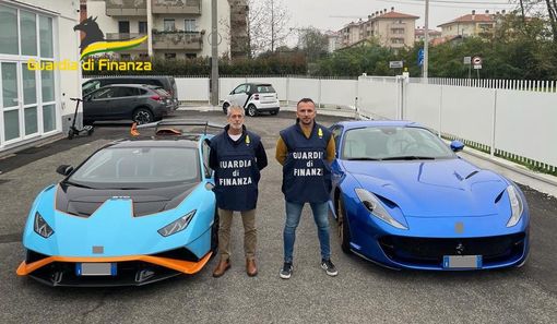 Bonus facciate e crediti falsi, la Guardia di Finanza scopre una frode da 20 milioni. Con i soldi compravano Ferrari e Lamborghini Bonus facciate e crediti falsi, la Guardia di Finanza scopre una frode da 20 milioni. Con i soldi compravano Ferrari e Lamborghini